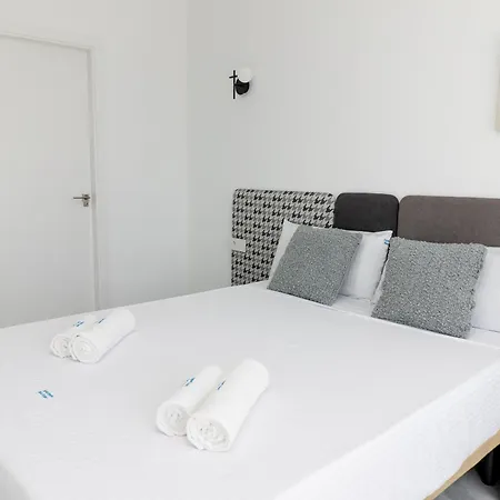 Apartment Sea Front *